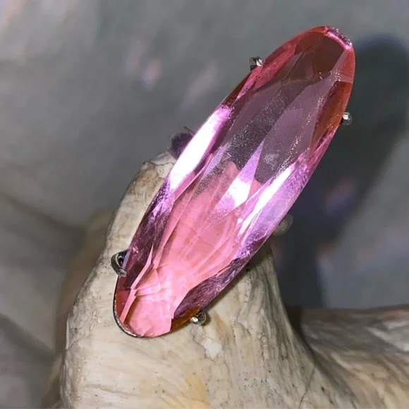 Gorgeous Pink Quartz Handcrafted 925 Sterling Elongated Faceted Ring - Picture 4 of 8